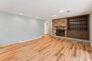 2226 Shannondale Rd, Green Oaks, IL 60048 - Photo 11