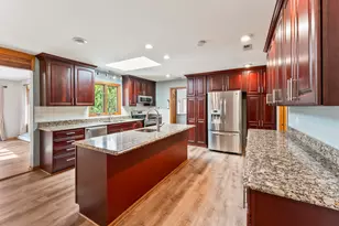 2226 Shannondale Rd, Green Oaks, IL 60048 - Photo 9