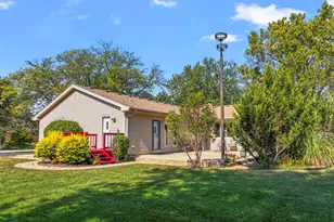 2226 Shannondale Rd, Green Oaks, IL 60048 - Photo 31