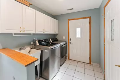 2226 Shannondale Road, Green Oaks, IL 60048 - Photo 23