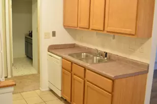 1880 Bonnie Ln, Hoffman Estates, IL 60169 - Photo 3