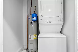 3927 N Clarendon Ave, Chicago, IL 60613 - Photo 7