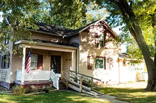 702 E Timber St, Pontiac, IL 61764 - Photo 1