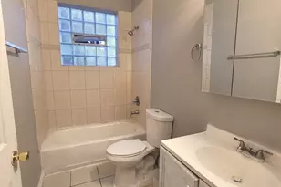 7947 S Escanaba Ave, Chicago, IL 60617 - Photo 5