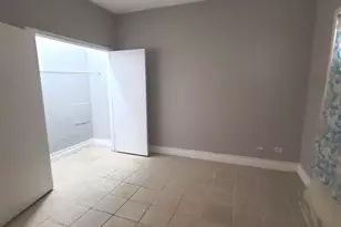 7947 S Escanaba Ave, Chicago, IL 60617 - Photo 7