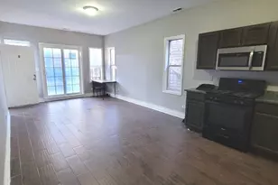 7947 S Escanaba Ave, Chicago, IL 60617 - Photo 3