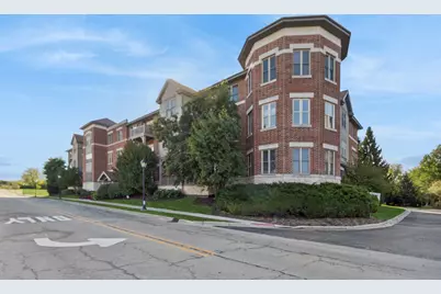 271 E Railroad Avenue #302, Bartlett, IL 60103 - Photo 1