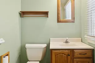 156 Blueberry Rd, Libertyville, IL 60048 - Photo 9