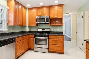 156 Blueberry Rd, Libertyville, IL 60048 - Photo 11