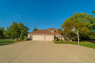 310 Barrington Dr, Bourbonnais, IL 60914 - Photo 57