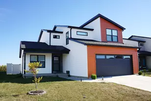 752 Kristin Dr, Normal, IL 61761 - Photo 3