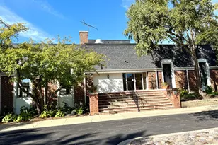 200 Lake Blvd, Buffalo Grove, IL 60089 - Photo 27