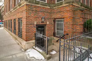 3638 N Pine Grove Ave, Chicago, IL 60613 - Photo 3