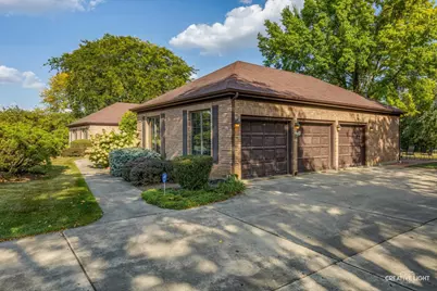 9N601 Santa Fe Trail, Elgin, IL 60124 - Photo 5