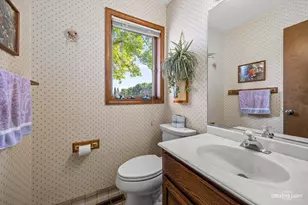 9N601 Santa Fe Trail, Elgin, IL 60124 - Photo 17