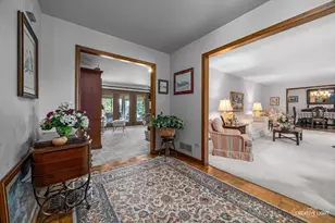 9N601 Santa Fe Trail, Elgin, IL 60124 - Photo 7