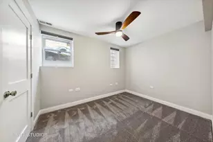 852 W Belle Plaine Ave, Chicago, IL 60613 - Photo 9