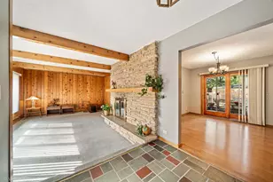 2630 Vale Ct, Downers Grove, IL 60516 - Photo 9