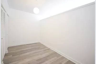 946 W Montrose Avenue #946, Chicago, IL 60613 - Photo 9