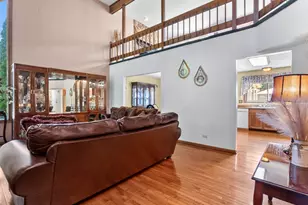 211 N Oltendorf Rd, Streamwood, IL 60107 - Photo 5