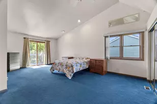 211 N Oltendorf Rd, Streamwood, IL 60107 - Photo 17