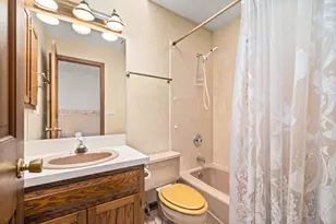 7 Douglas Dr, Sugar Grove, IL 60554 - Photo 27