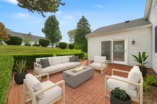 7 Douglas Dr, Sugar Grove, IL 60554 - Photo 17