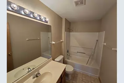 1531 Silverstone Drive #1531, Carpentersville, IL 60110 - Photo 7