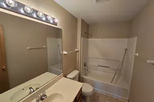 1531 Silverstone Dr, Carpentersville, IL 60110 - Photo 7