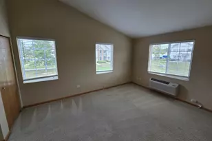 1531 Silverstone Dr, Carpentersville, IL 60110 - Photo 13