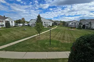 1531 Silverstone Dr, Carpentersville, IL 60110 - Photo 1