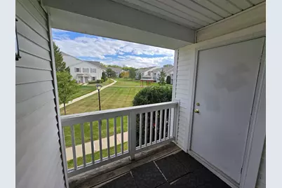 1531 Silverstone Drive #1531, Carpentersville, IL 60110 - Photo 3