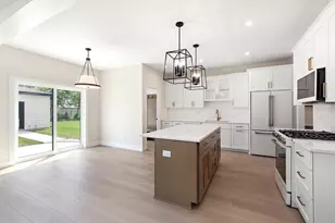 700 Czacki St, Lemont, IL 60439 - Photo 13