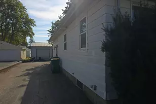 1224 Wild St, Sycamore, IL 60178 - Photo 3