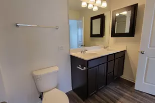 200 Goldenrod Dr, Elgin, IL 60124 - Photo 13