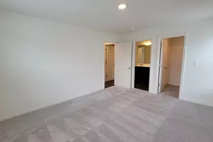 200 Goldenrod Dr, Elgin, IL 60124 - Photo 11