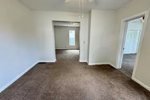 304 S Prairie St, Bloomington, IL 61701 - Photo 9