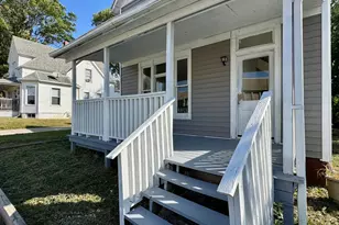 304 S Prairie St, Bloomington, IL 61701 - Photo 3