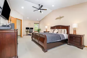 1201 Oak Ridge Dr, Streamwood, IL 60107 - Photo 17