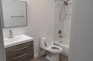 996 Hawthorne Dr, Crystal Lake, IL 60014 - Photo 11