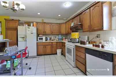 91 S Milwaukee Avenue, Vernon Hills, IL 60061 - Photo 9