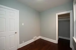 8117 S Burnham Ave, Chicago, IL 60617 - Photo 5