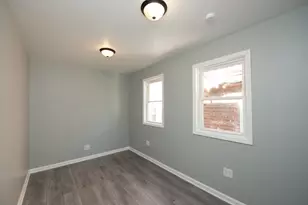 8117 S Burnham Ave, Chicago, IL 60617 - Photo 15