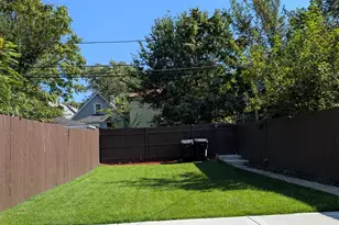 8117 S Burnham Ave, Chicago, IL 60617 - Photo 19