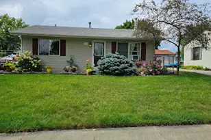 110 Elm Ln, Streamwood, IL 60107 - Photo 1