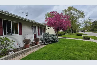 110 Elm Lane, Streamwood, IL 60107 - Photo 3