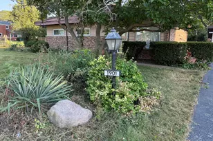 1901 W Plainfield Rd, La Grange Highlands, IL 60525 - Photo 1