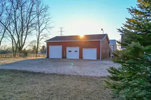 4015 Sunnyside Rd, Woodstock, IL 60098 - Photo 43