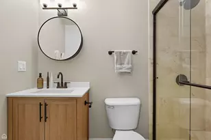 1210 W Roscoe St, Chicago, IL 60657 - Photo 25