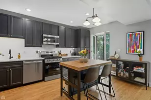 1210 W Roscoe St, Chicago, IL 60657 - Photo 3